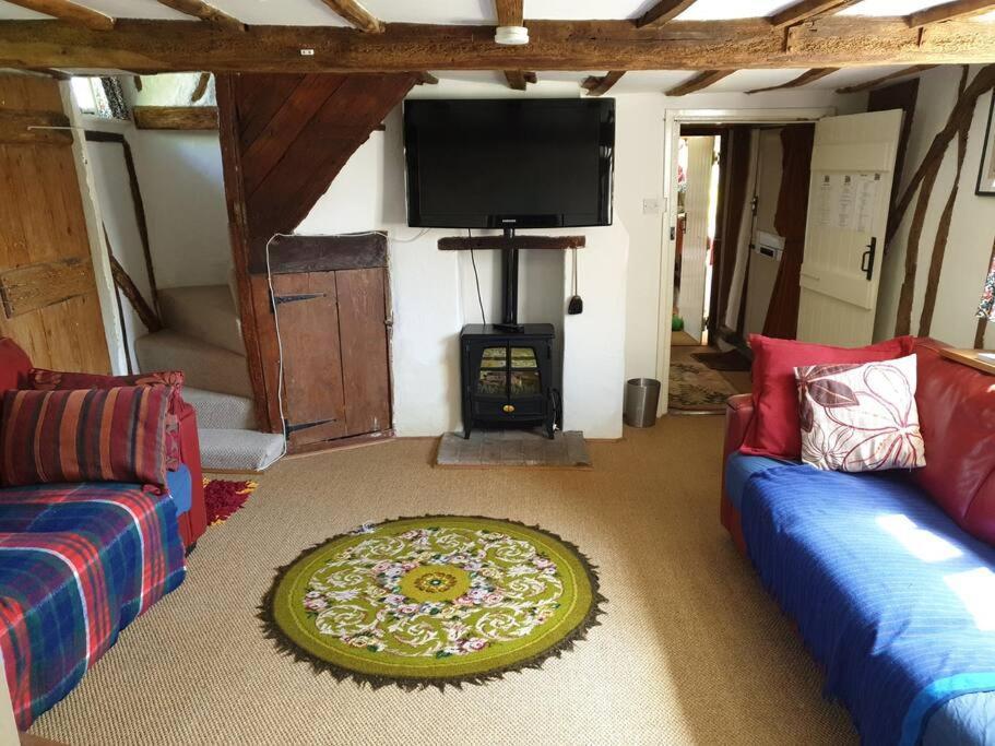 Entire Thatched * Melbourn