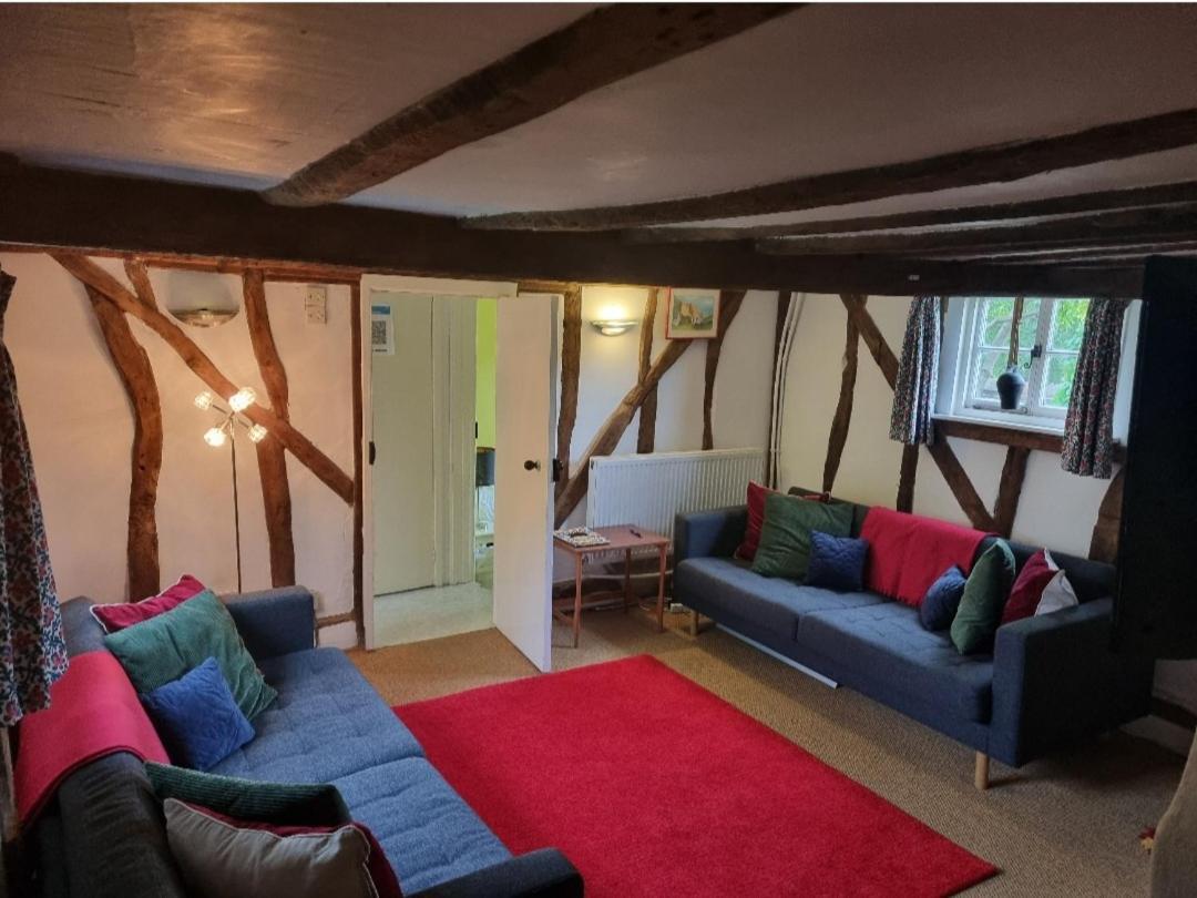 Entire Thatched Holiday home *